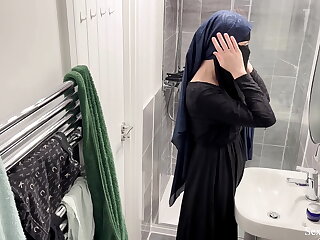 OMG! I didn't know arab girls do that. A hidden cam in my rental apartment caught a Muslim arab girl in hijab masturbating in an obstacle shower.